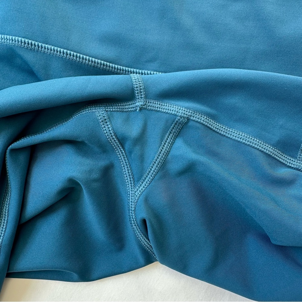 Zyia Active Corsair Blue Brilliant Mesh Crop Leggings 16-18 - Picture 6 of 11